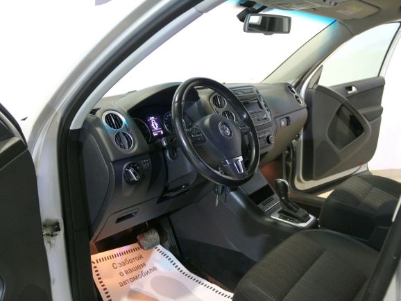 Volkswagen Tiguan, 1.4 л, Робот, 2012 фото 9