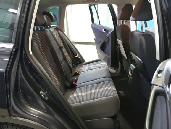 Volkswagen Tiguan Sport&Style, 2.0 л, АТ, 2008 фото 2