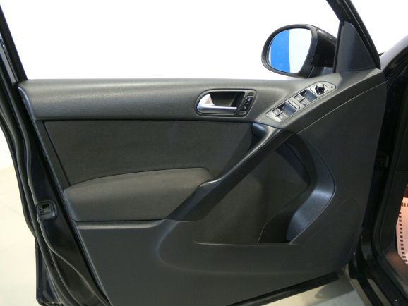 Volkswagen Tiguan Sport&Style, 2.0 л, АТ, 2008 фото 1