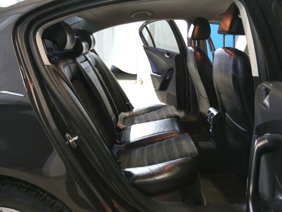 Volkswagen Passat Highline, 1.8 л, Робот, 2009 фото 2