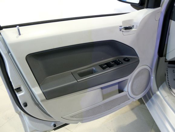 Dodge Caliber SXT, 2.0 л, Вариатор, 2011 фото 1