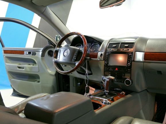 Volkswagen Touareg, 3.2 л, АТ, 2004 фото 9