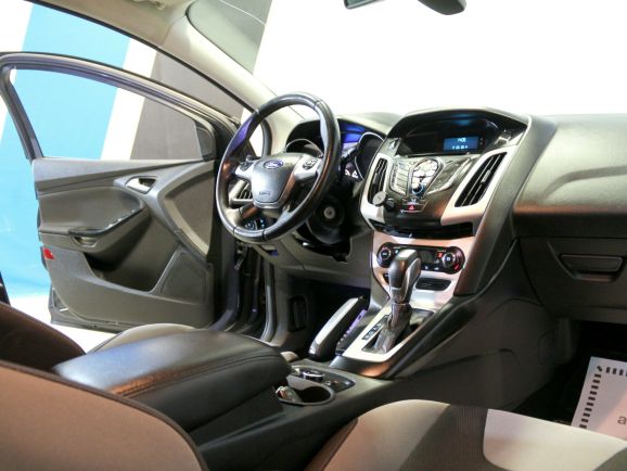 Ford Focus Titanium, 1.6 л, Робот, 2014 фото 8