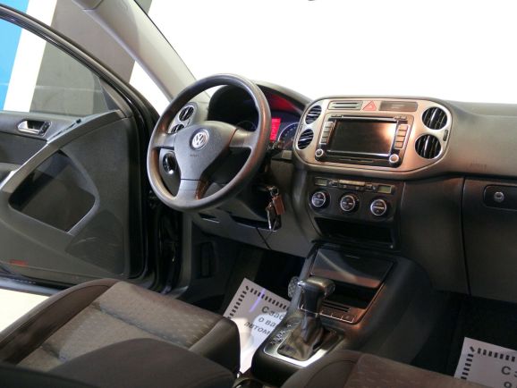 Volkswagen Tiguan Track&Field, 2.0 л, АТ, 2010 фото 7