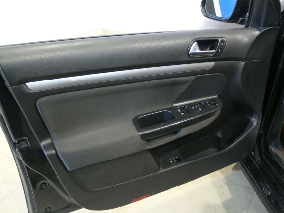 Volkswagen Jetta Trendline, 1.6 л, Робот, 2010 фото 1