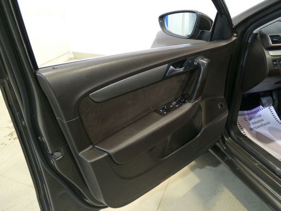 Volkswagen Passat Highline, 1.8 л, Робот, 2013 фото 7