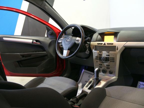 Opel Astra, 1.8 л, АТ, 2010 фото 7