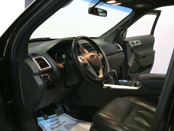 Ford Explorer, 3.5 л, АТ, 2014 фото 9