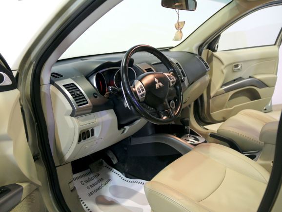 Mitsubishi Outlander Intense, 2.4 л, Вариатор, 2008 фото 8