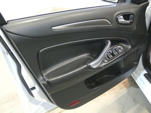 Ford Mondeo Titanium X, 2.3 л, АТ, 2008 фото 1