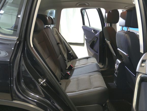 Volkswagen Tiguan Avenue, 2.0 л, АТ, 2012 фото 2