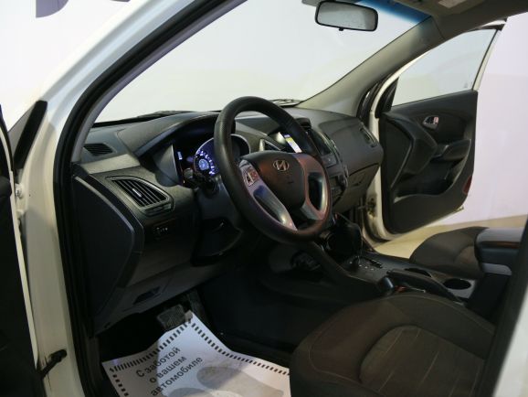 Hyundai ix35, 2.0 л, АТ, 2013 фото 2