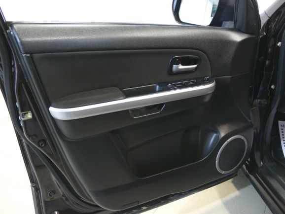 Suzuki Grand Vitara JLX-E, 2.4 л, АТ, 2011 фото 7