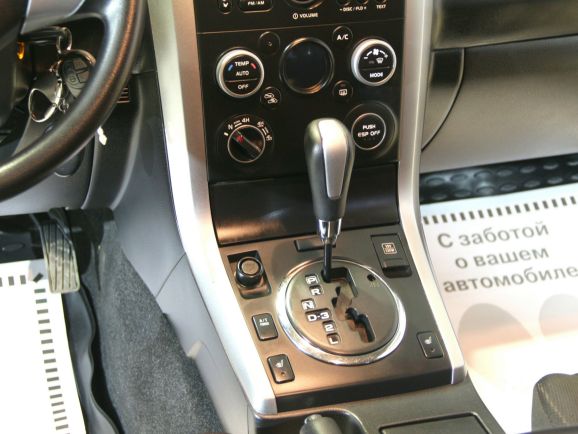 Suzuki Grand Vitara JLX-E, 2.4 л, АТ, 2011 фото 2