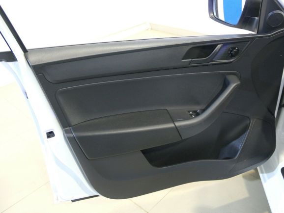 Skoda Rapid, 1.6 л, МТ, 2015 фото 2