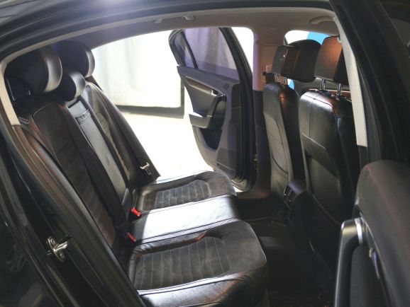 Volkswagen Passat Highline, 1.8 л, Робот, 2012 фото 1