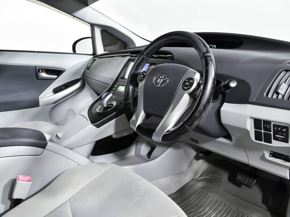 Toyota Prius, 1.8 л, АТ, 2010 фото 7