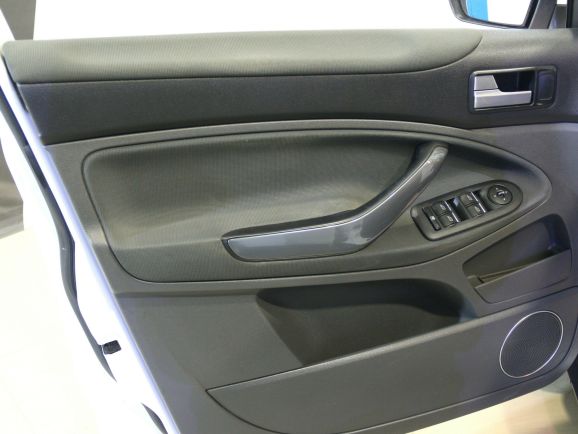 Ford Kuga, 2.0 л, Робот, 2012 фото 1