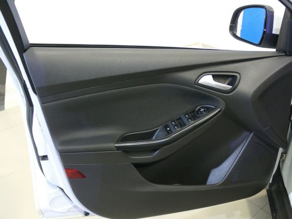 Ford Focus Trend +ESP, 2.0 л, Робот, 2014 фото 2