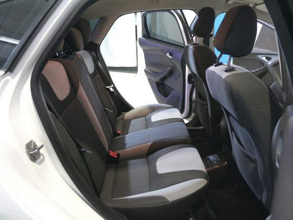 Ford Focus Trend +ESP, 2.0 л, Робот, 2014 фото 1