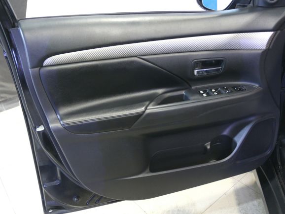 Mitsubishi Outlander Instyle, 2.4 л, Вариатор, 2014 фото 2