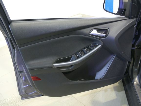 Ford Focus Titanium, 1.6 л, Робот, 2014 фото 1