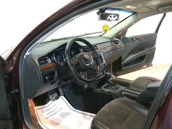 Skoda Superb Laurin&Klement, 2.0 л, Робот, 2012 фото 2