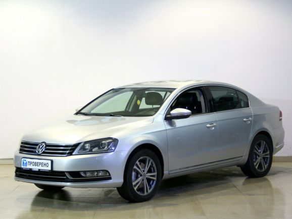 Volkswagen Passat Highline, 1.8 л, Робот, 2012 фото 3