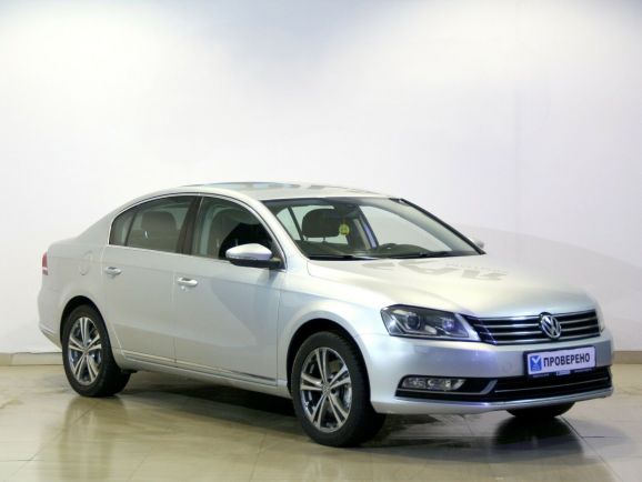 Volkswagen Passat Highline, 1.8 л, Робот, 2012 фото 4
