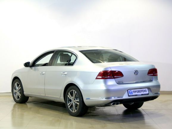Volkswagen Passat Highline, 1.8 л, Робот, 2012 фото 6