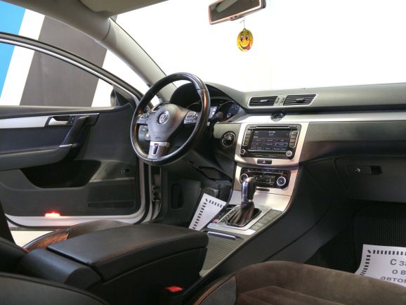 Volkswagen Passat Highline, 1.8 л, Робот, 2012 фото 7