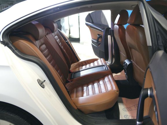 Volkswagen Passat CC Sport, 1.8 л, Робот, 2011 фото 2