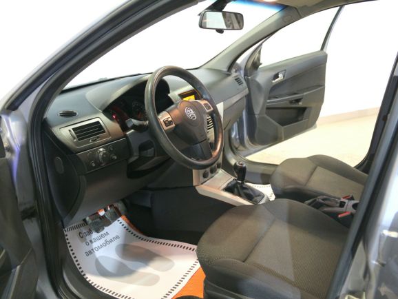 Opel Astra, 1.6 л, МТ, 2013 фото 7