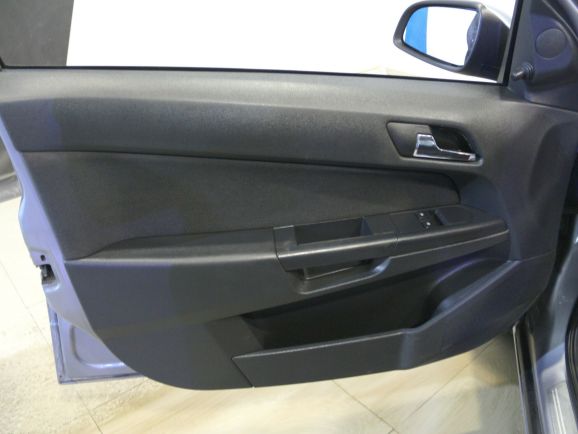 Opel Astra, 1.6 л, МТ, 2013 фото 1