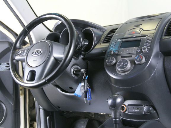 Kia Soul, 1.6 л, АТ, 2011 фото 2