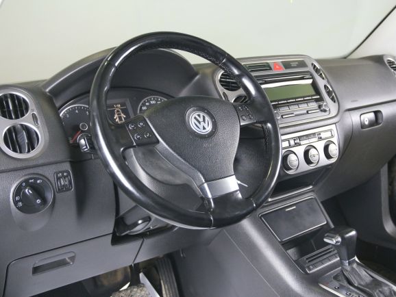 Volkswagen Tiguan Sport&Style, 2.0 л, АТ, 2009 фото 10