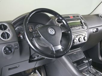 Volkswagen Tiguan Sport&Style, 2.0 л, АКПП, 2009 фото 10