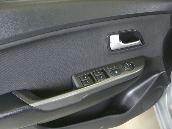 Kia Rio, 1.6 л, МТ, 2015 фото 1