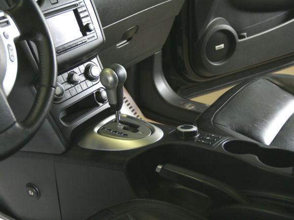 Nissan Qashqai, 2.0 л, Вариатор, 2012 фото 2