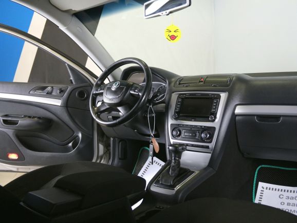 Skoda Octavia Elegance, 1.4 л, Робот, 2011 фото 7