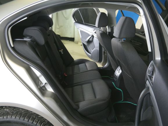 Skoda Octavia Elegance, 1.4 л, Робот, 2011 фото 1