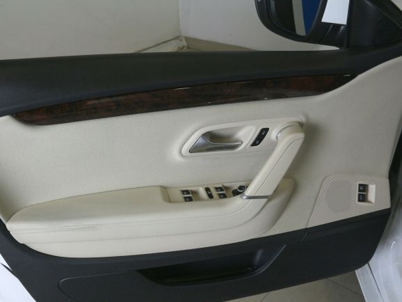 Volkswagen Passat CC, 1.8 л, Робот, 2011 фото 2