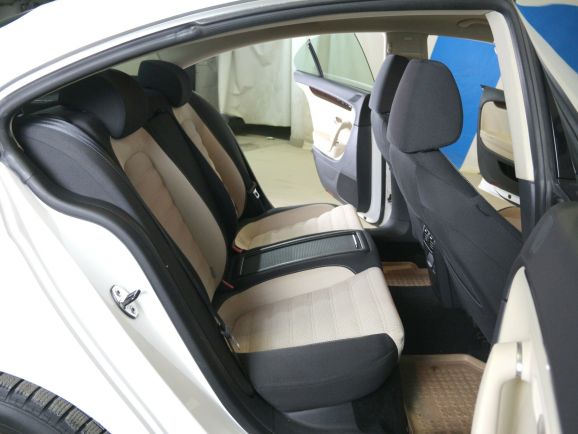 Volkswagen Passat CC, 1.8 л, Робот, 2011 фото 1