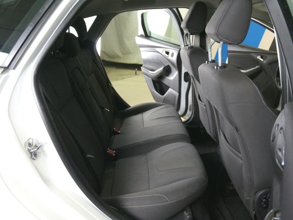 Ford Focus Titanium, 1.6 л, Робот, 2014 фото 2