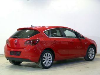 Opel Astra Cosmo, 1.6 л, АКПП, 2011 фото 4