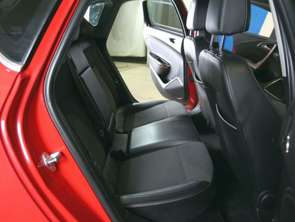 Opel Astra Cosmo, 1.6 л, АТ, 2011 фото 1