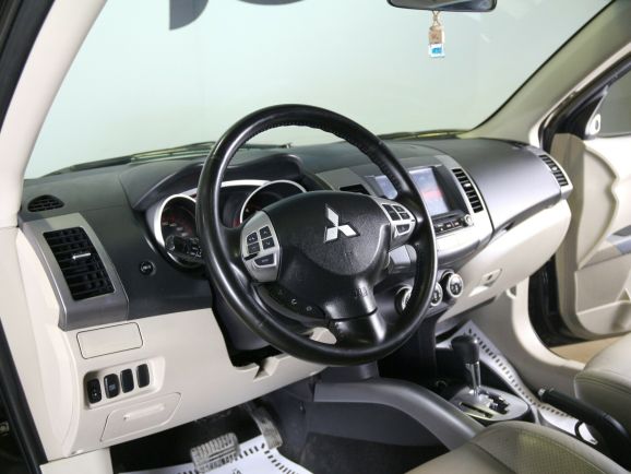 Mitsubishi Outlander Intense, 2.4 л, Вариатор, 2007 фото 8