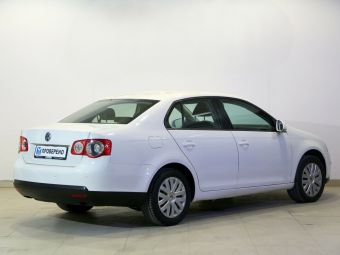 Volkswagen Jetta Trendline, 1.6 л, РКПП, 2010 фото 5