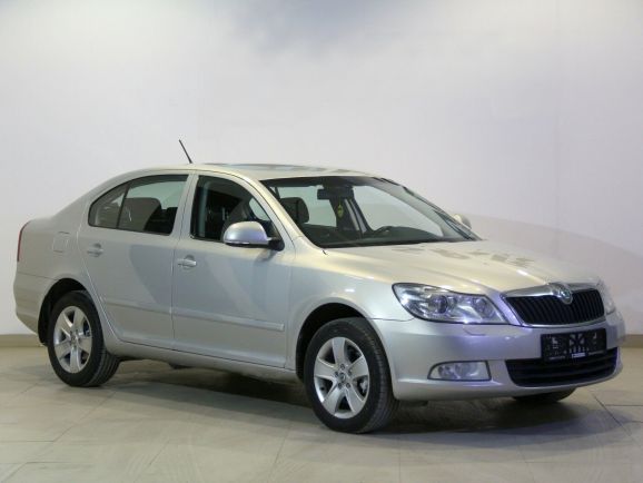 Skoda Octavia Elegance, 1.4 л, Робот, 2012 фото 4