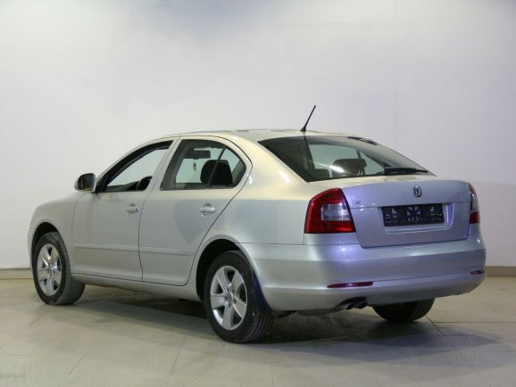 Skoda Octavia Elegance, 1.4 л, Робот, 2012 фото 5